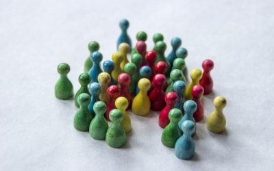 Empresas y candidatos en una actividad experiencial